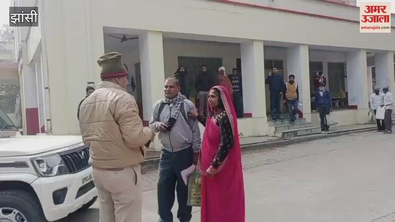 Jhansi: Woman throws stone at SDM's vehicle, says she has been visiting the office for several days, also accuses him of running over her vehicle