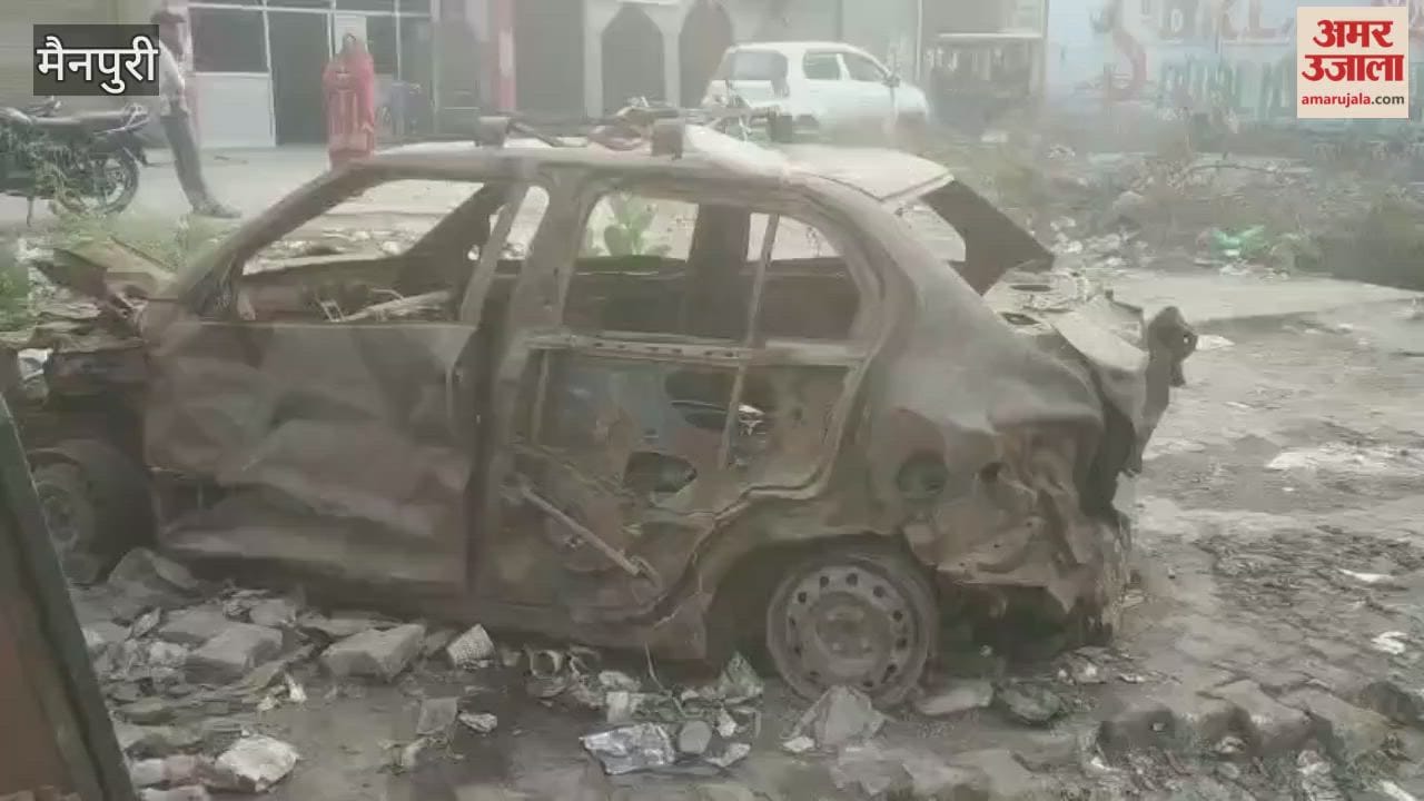 Burnt Car at Gopinath Bus Stand Remains a Mystery for Two Years in Mainpuri