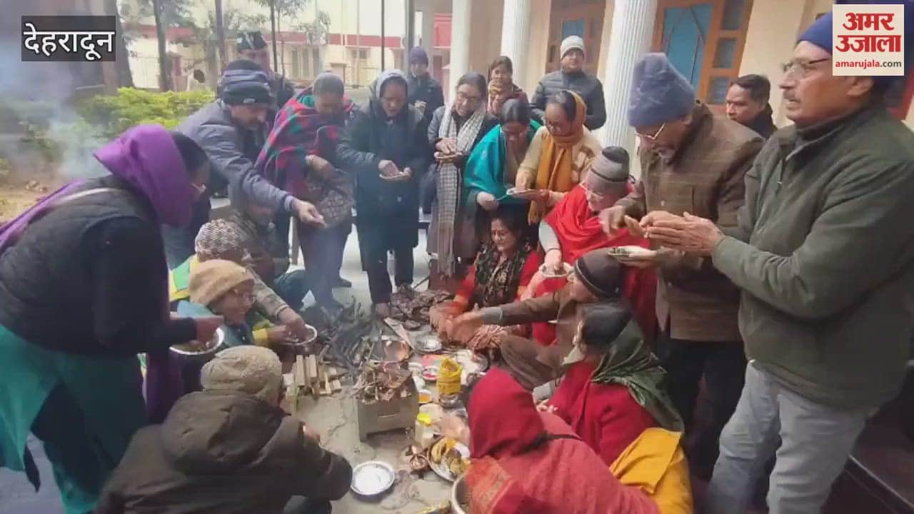 Dehradun: State activists performed a purification ritual at the martyrs' memorial.
