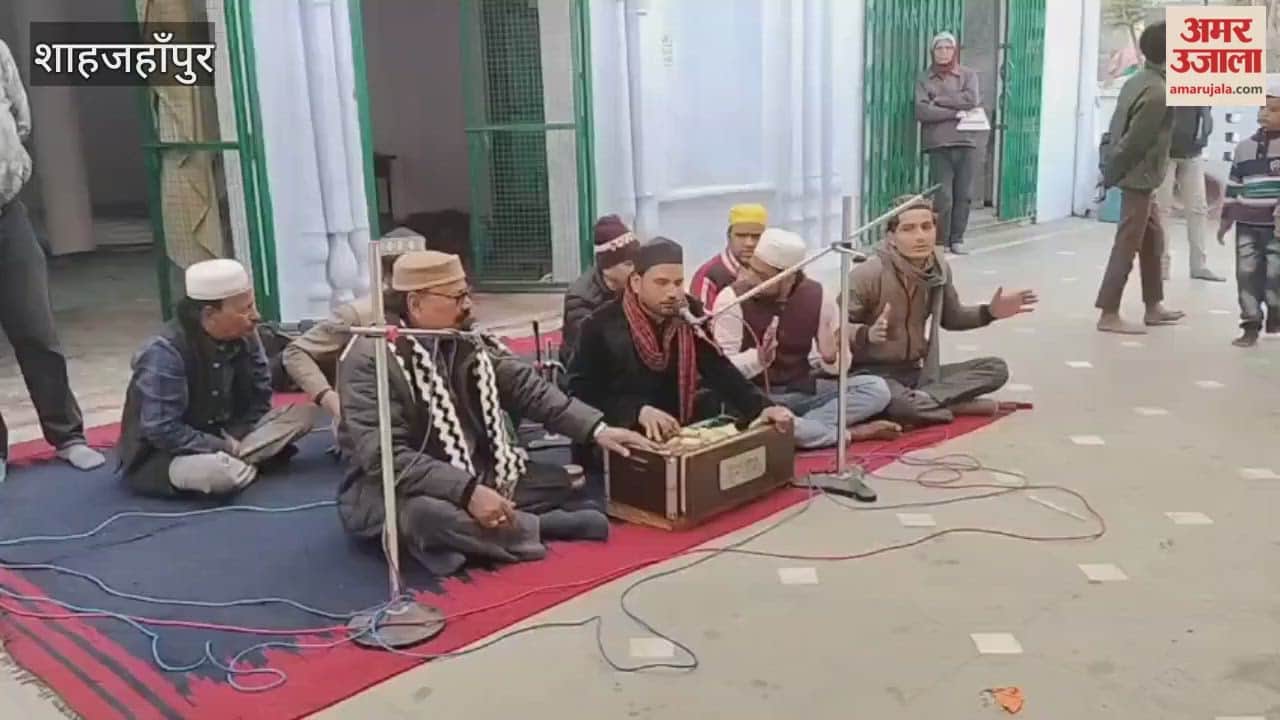 Qawwals performed at the Urs of Hazrat Boolan Shah in Shahjahanpur