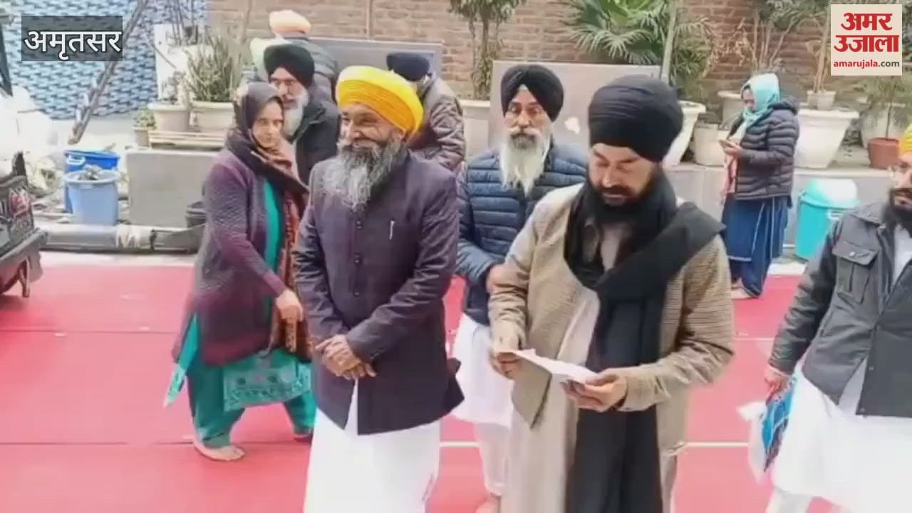 Workers of Damdami Taksal reached Sri Akal Takht to protest against the BJP program in Nagpur.