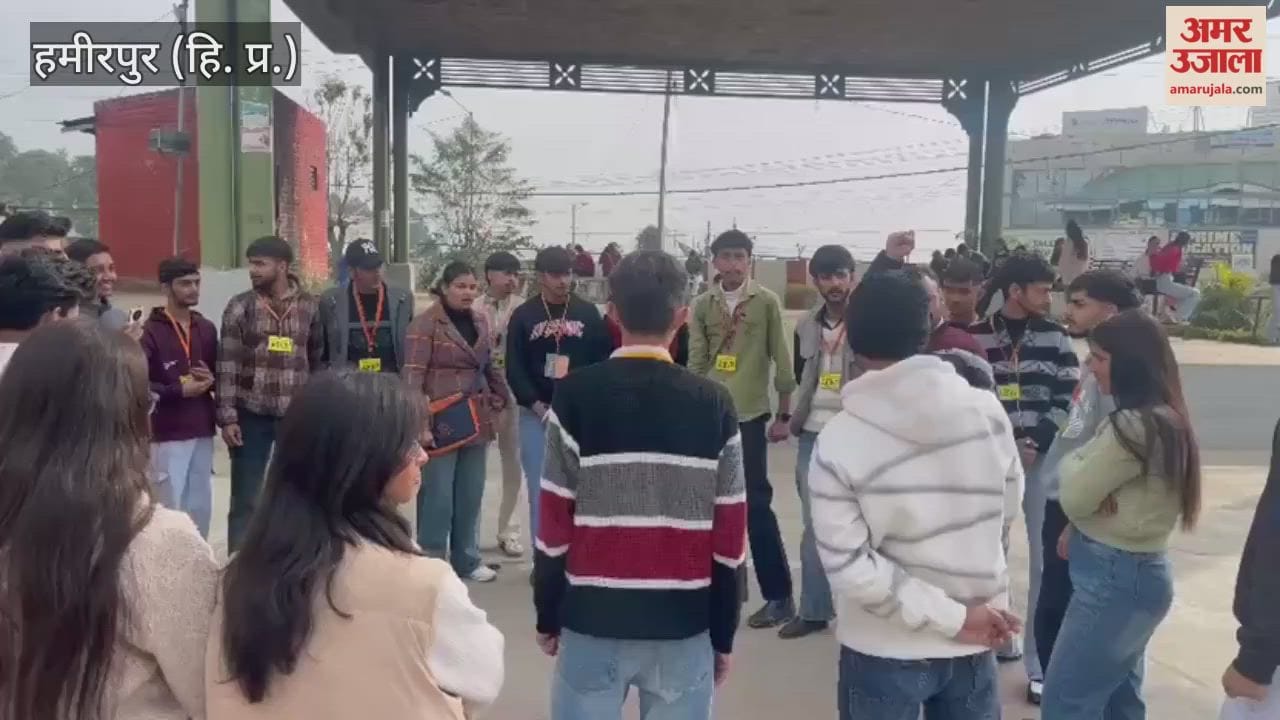 ABVP Hamirpur unit gheraoed the principal over student issues