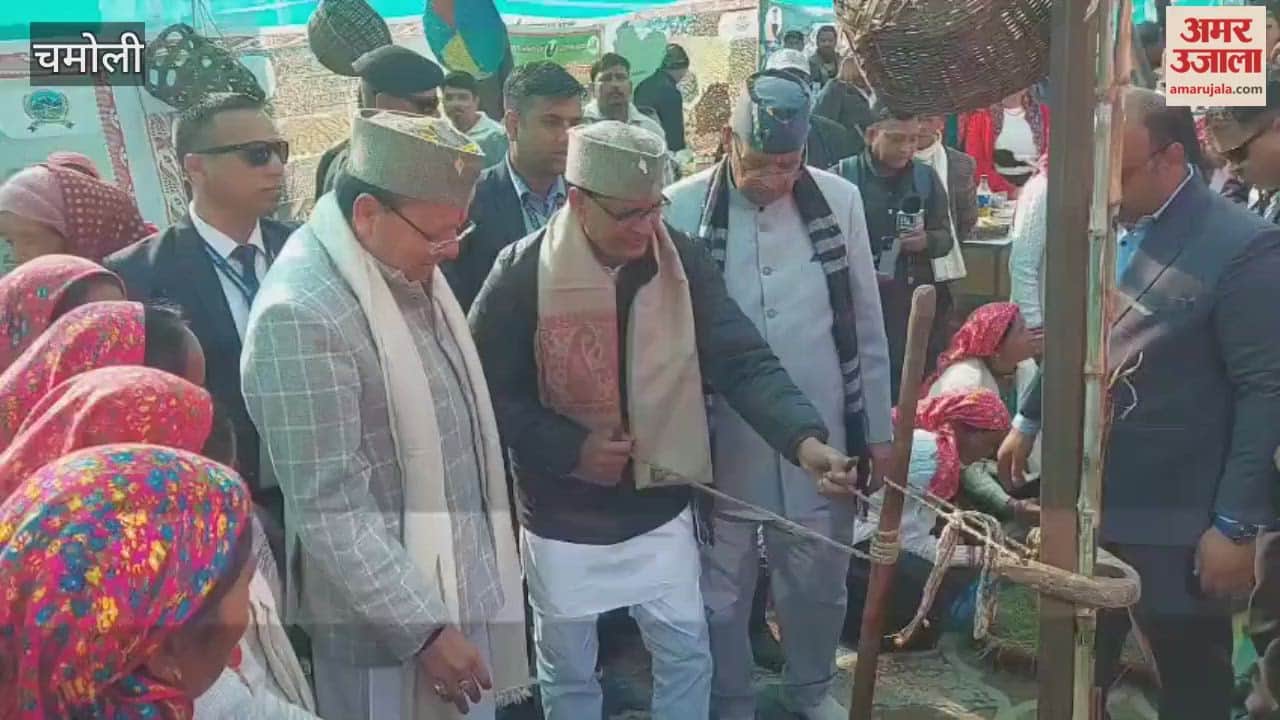 VIDEO: Gauchar State-Level Agriculture Fair Union Minister Shivraj Chouhan churned butter and operated a hand mill.