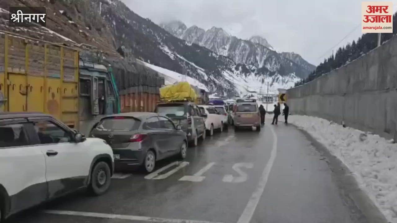 Srinagar-Leh highway temporarily closed for traffic following fresh snowfall