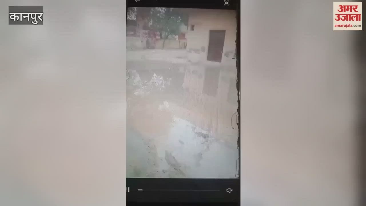 Kanpur: Water flows all day from a leaking pipeline in Gujaini