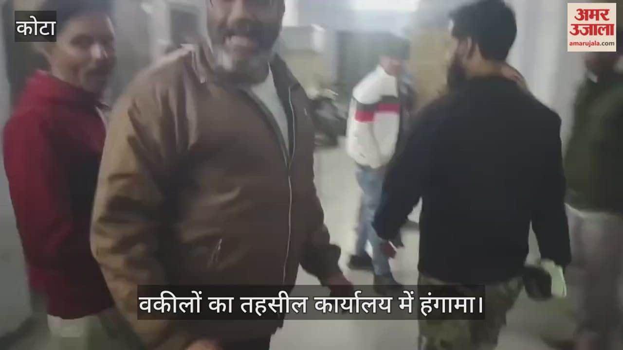 Lawyers threaten Tehsildar to see him in court, allege