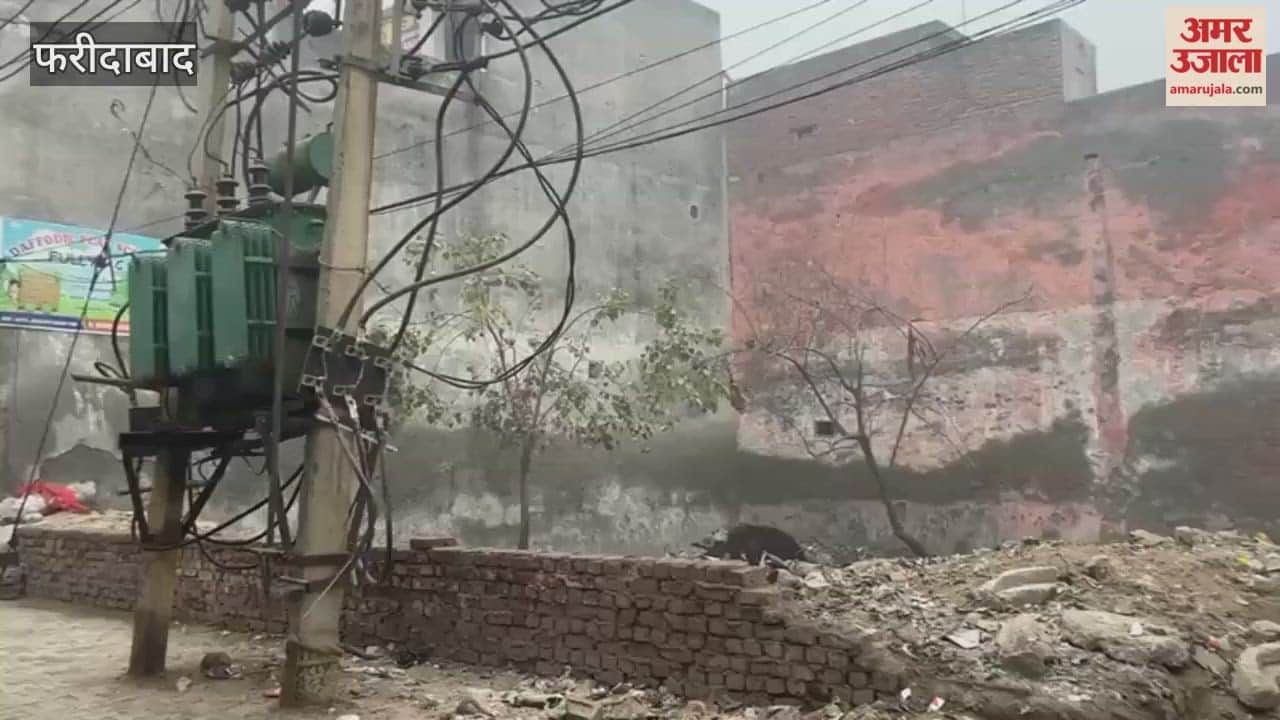 open transformer placed in street of Parvati Colony in Faridabad