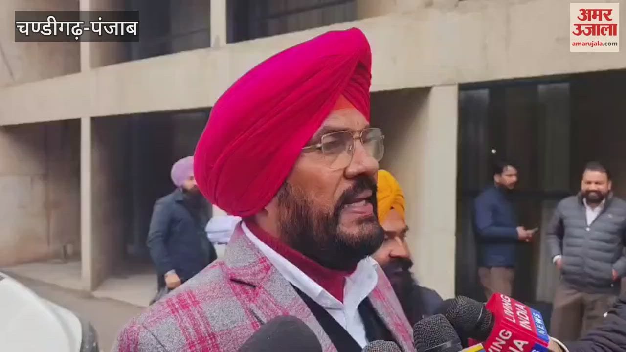 AAP Punjab's chief spokesperson, Kuldeep Dhaliwal, arrived for the special session of the Punjab Assembly.