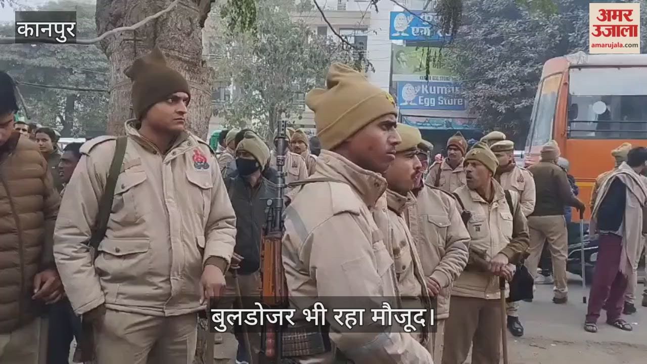 कानपुर: कोर्ट के आदेश पर चकेरी में बड़ी कार्रवाई, गांधीग्राम गेट पर कब्जा हटाने पहुंची पुलिस और प्रशासन