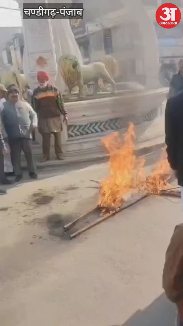 जीरा में हिंदू समाजसेवियों ने फूंका बांग्लादेश सरकार का पुतला