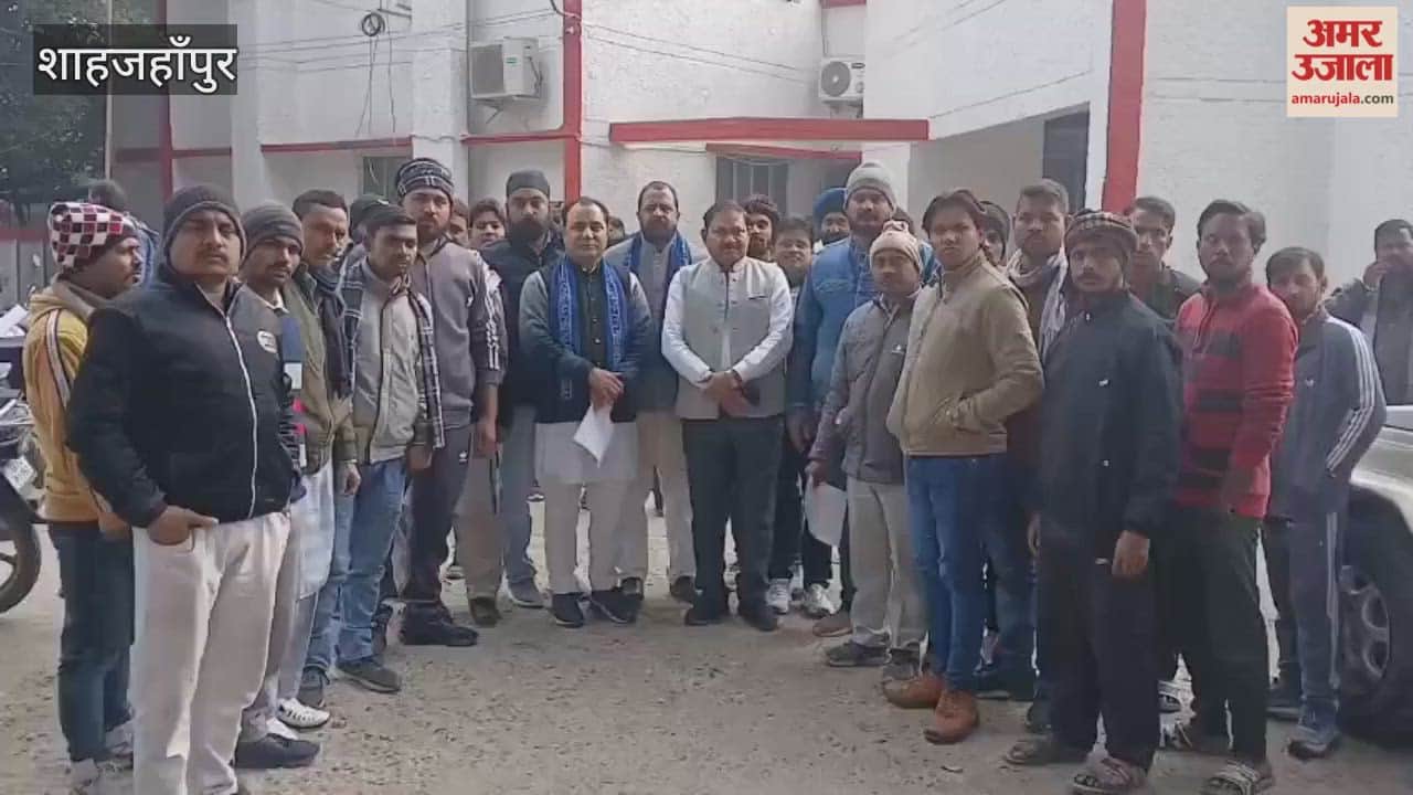 Party officials submitted a memorandum to the SP regarding the harassment of a BSP worker in Shahjahanpur