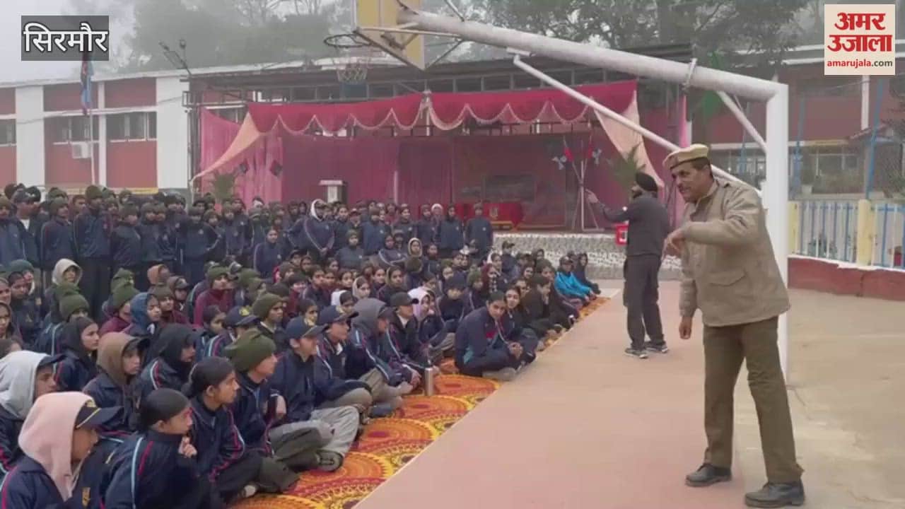 Sirmour NCC cadets at Jawahar Navodaya Vidyalaya were given training on rescue procedures during fire incidents