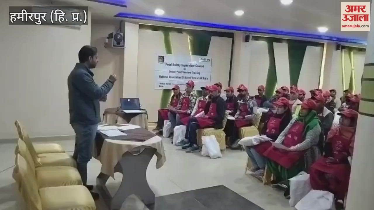 Hamirpur Street vendors were given training