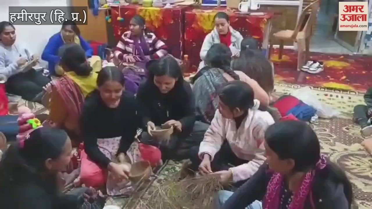 Hamirpur Women are learning to shape pine needles into various forms