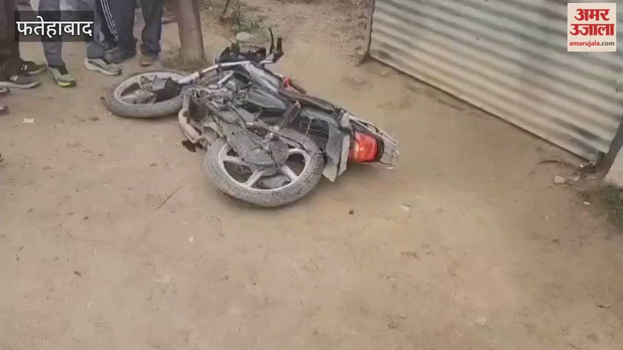Road accident in Fatehabad