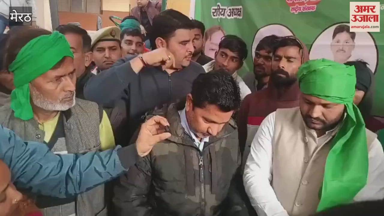 Meerut: Bhakiyu Tomar staged a sit-in at the Tehsil premises in Mawana, raising these demands