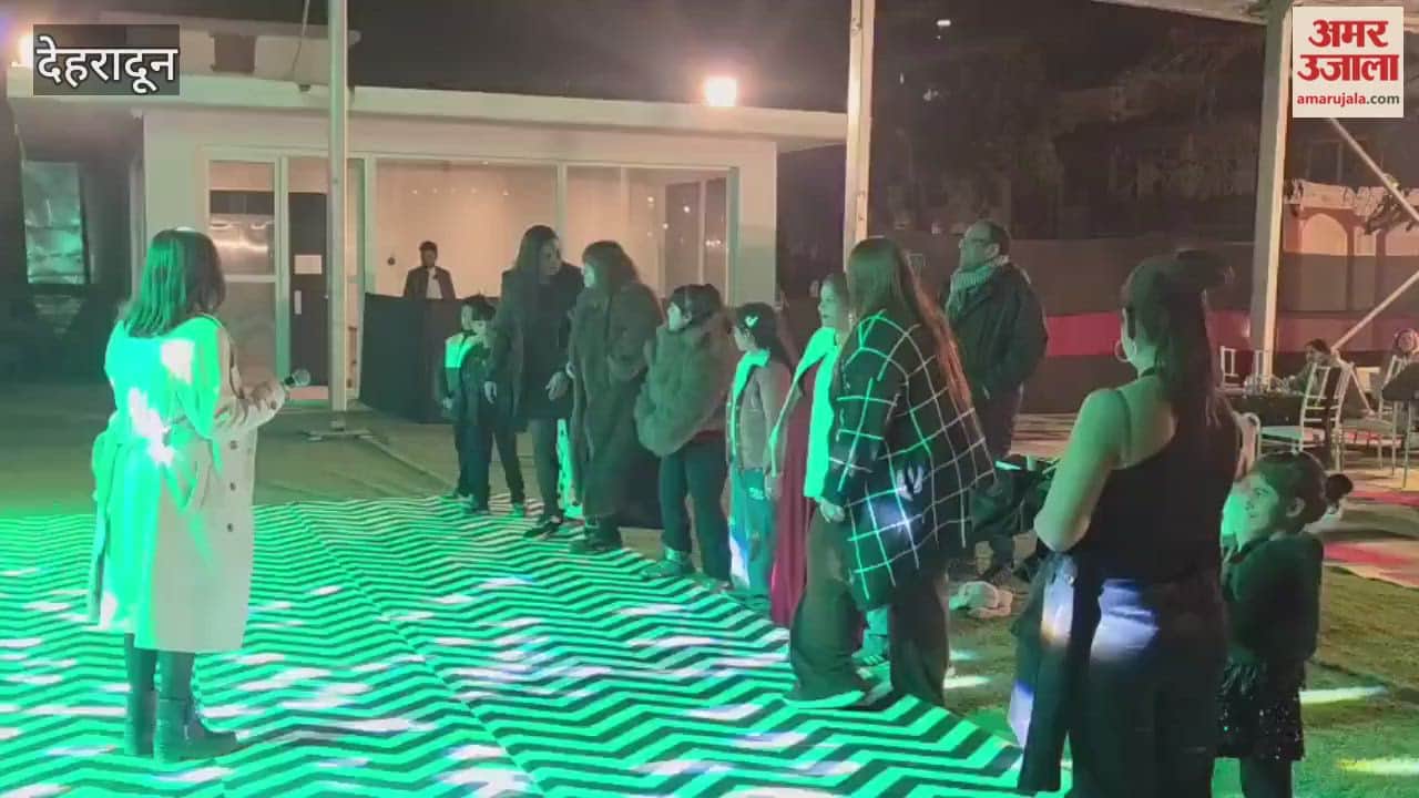New Year 2026: Tourists celebrated the New Year in Mussoorie in this way, dancing and having a great time.