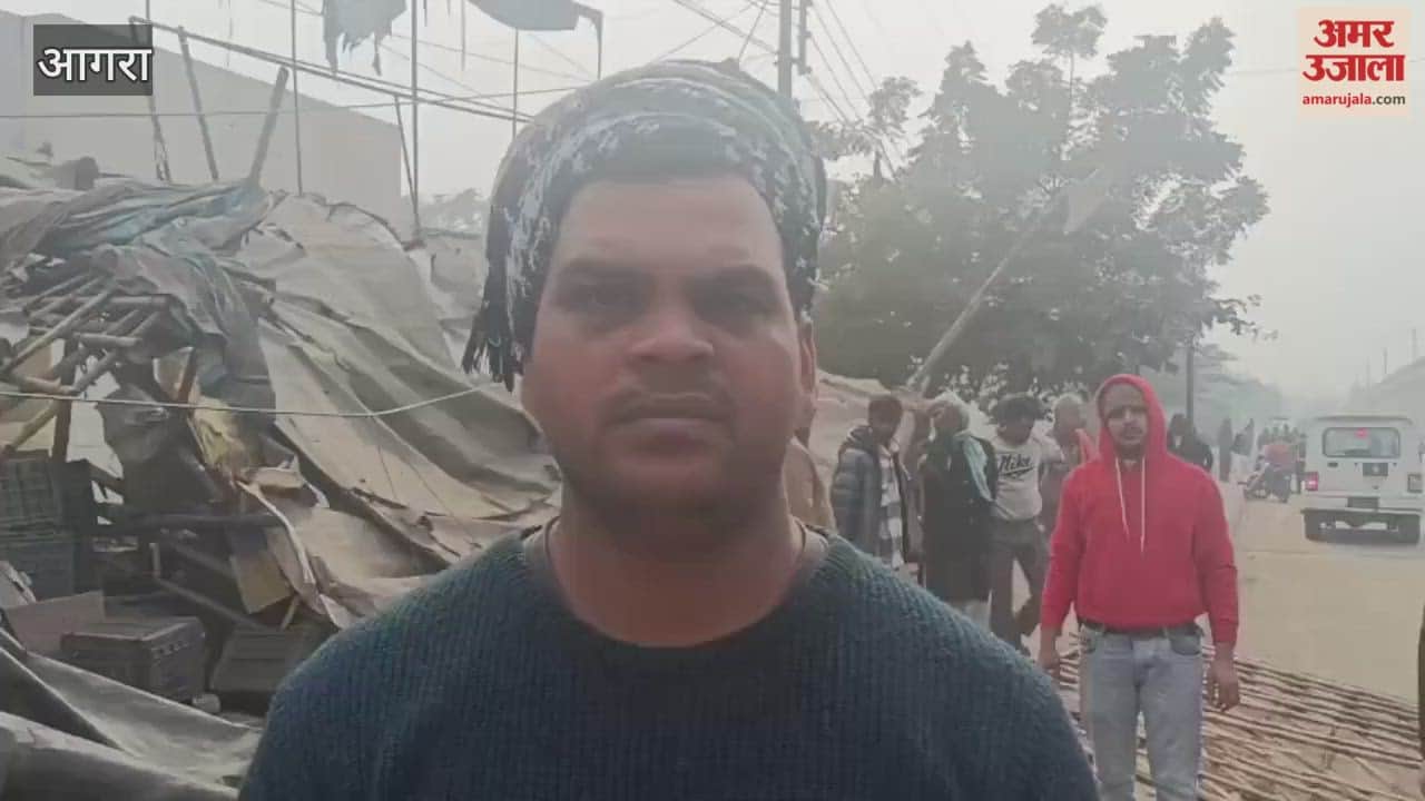 Shops were demolished after fruit sellers  demanded money from police inspector