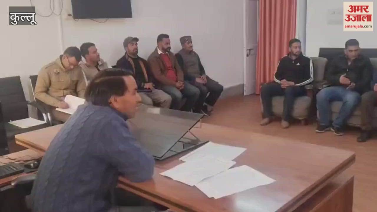 Kullu Vehicles parked illegally in Anni will be towed away by a crane and fines will be issued