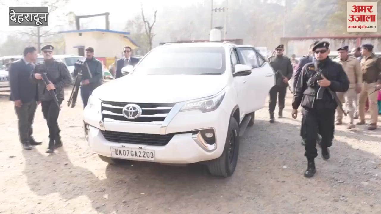 'Government for the people, at the doorstep of the people' campaign: CM Dhami inspected the camp organized in Khairiman Singh.