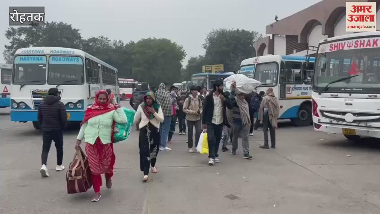Passengers are facing difficulties due to frequent bus breakdowns in Rohtak
