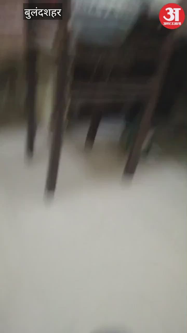 सरकारी कार्यालय में जाम छलकाते अनुबंधित बस मालिक