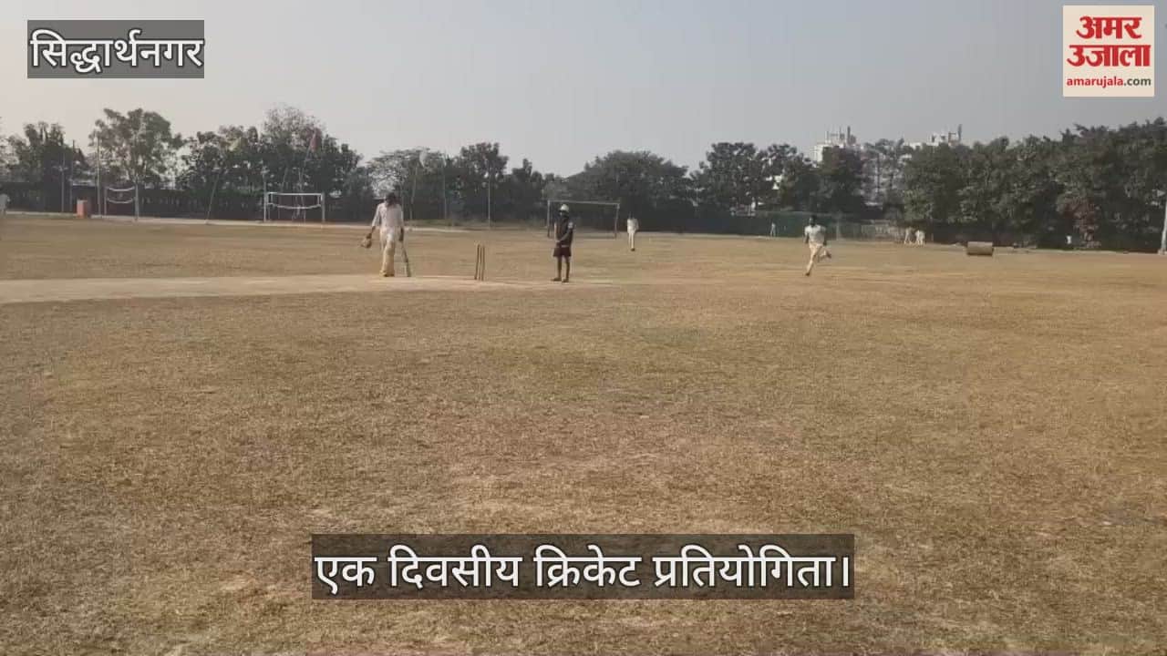 Blue trapped in Adarsh's spin, Red won the match by two wickets