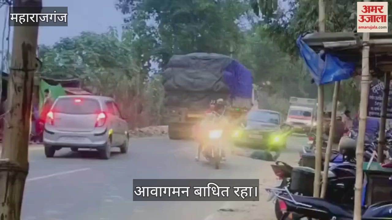 A drunk man lay down in the middle of the road, disrupting traffic.