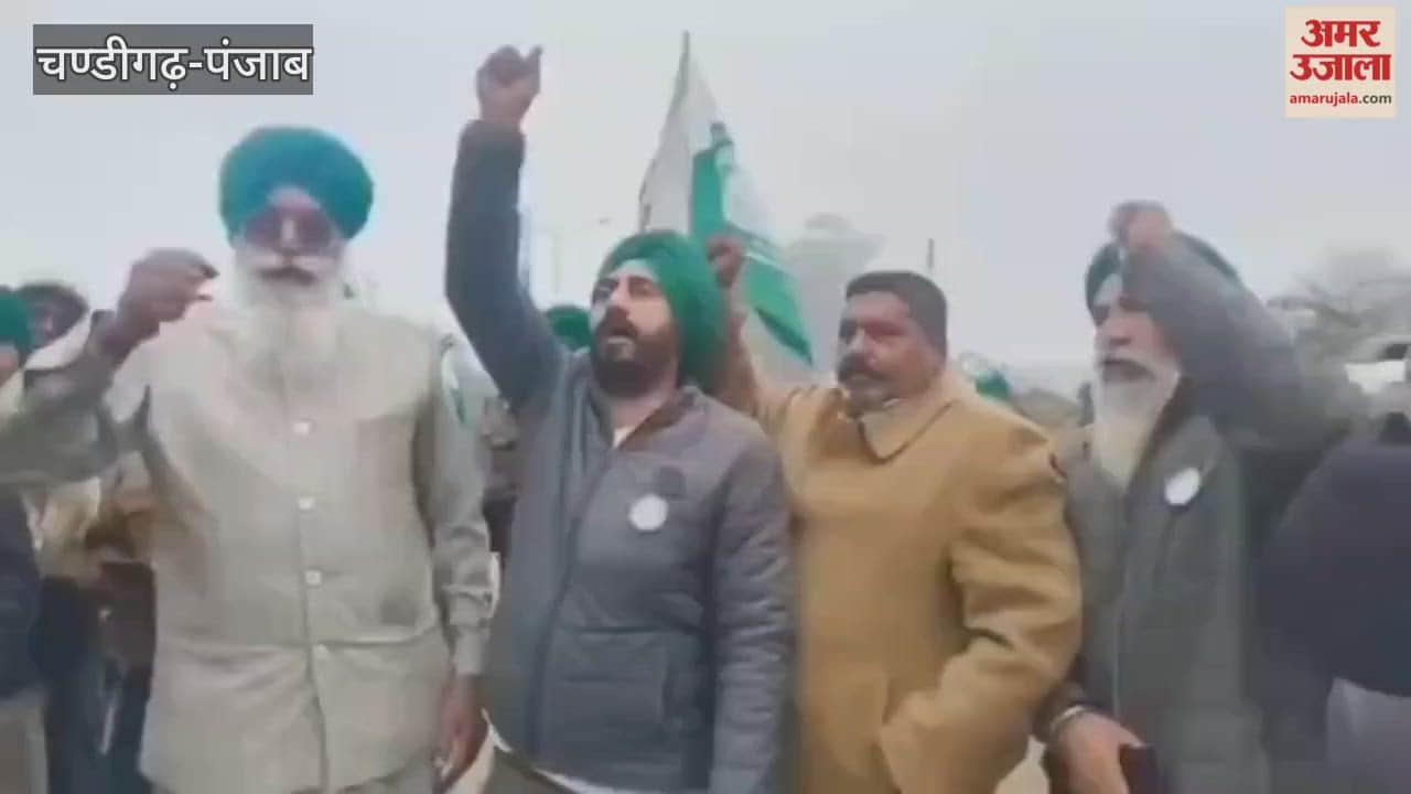Farmers in Guruharsahai held a motorcycle rally to press for their demands.
