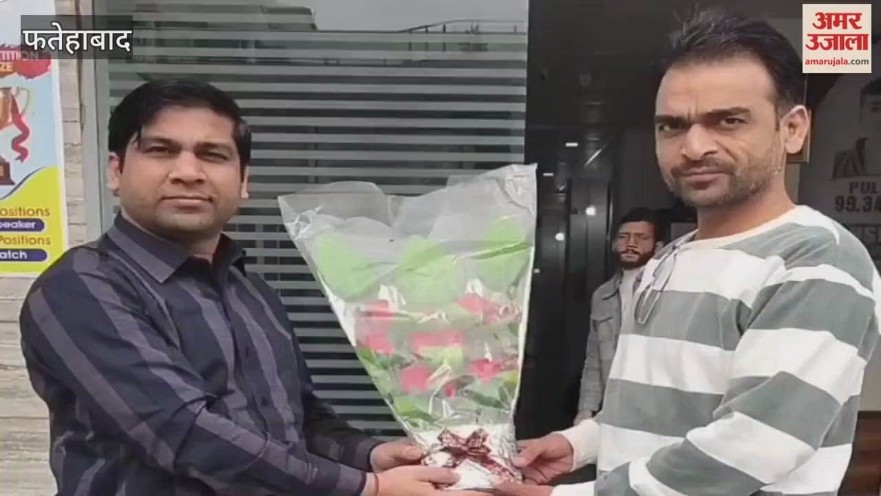 The head of the Yuva Agarwal Sabha was honored