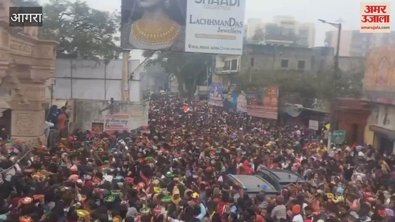huge crowd gathered for the darshan of Khatushyam Yamuna Kinara road was jammed