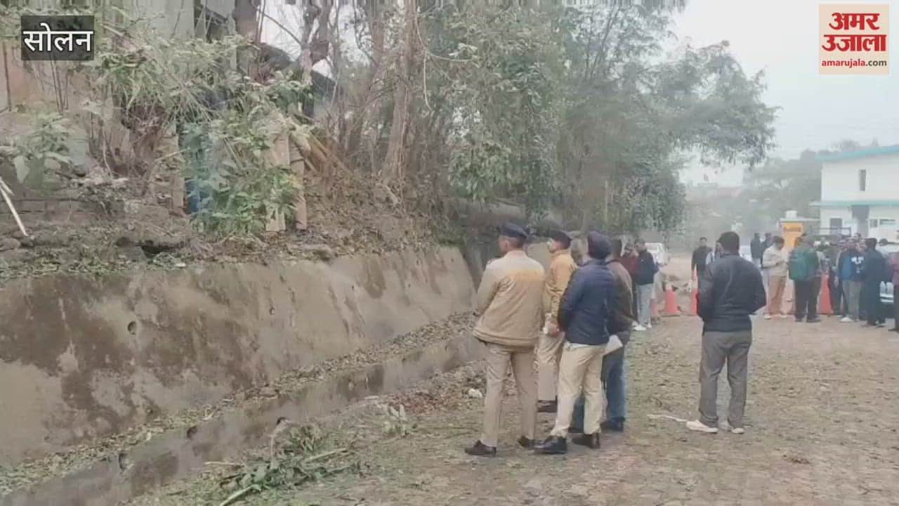 Solan Following the explosion in Nalagarh SP Baddi Vinod Dhiman visited the incident site
