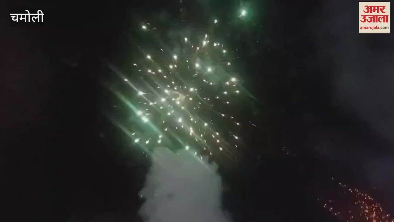 Karnaprayag hills were immersed in New Year's celebrations from midnight, welcoming the new year with fireworks and enthusiastic dancing