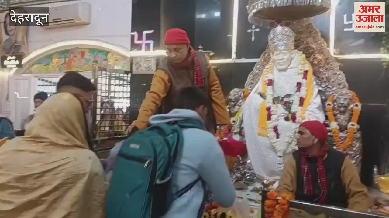 VIDEO: A huge crowd gathered at the Sai temple on Rajpur Road to offer prayers on New Year's Day