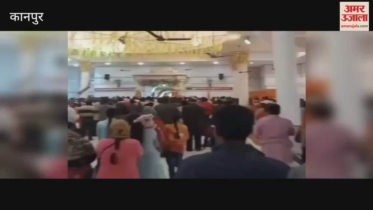 Kanpur: Devotees throng Balaji Temple on New Year's Day