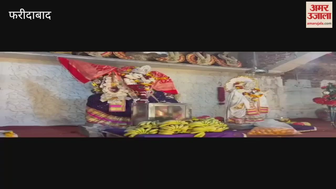 Bhajan program was organized at Maa Vaishno Devi temple located in Tikona Park Faridabad