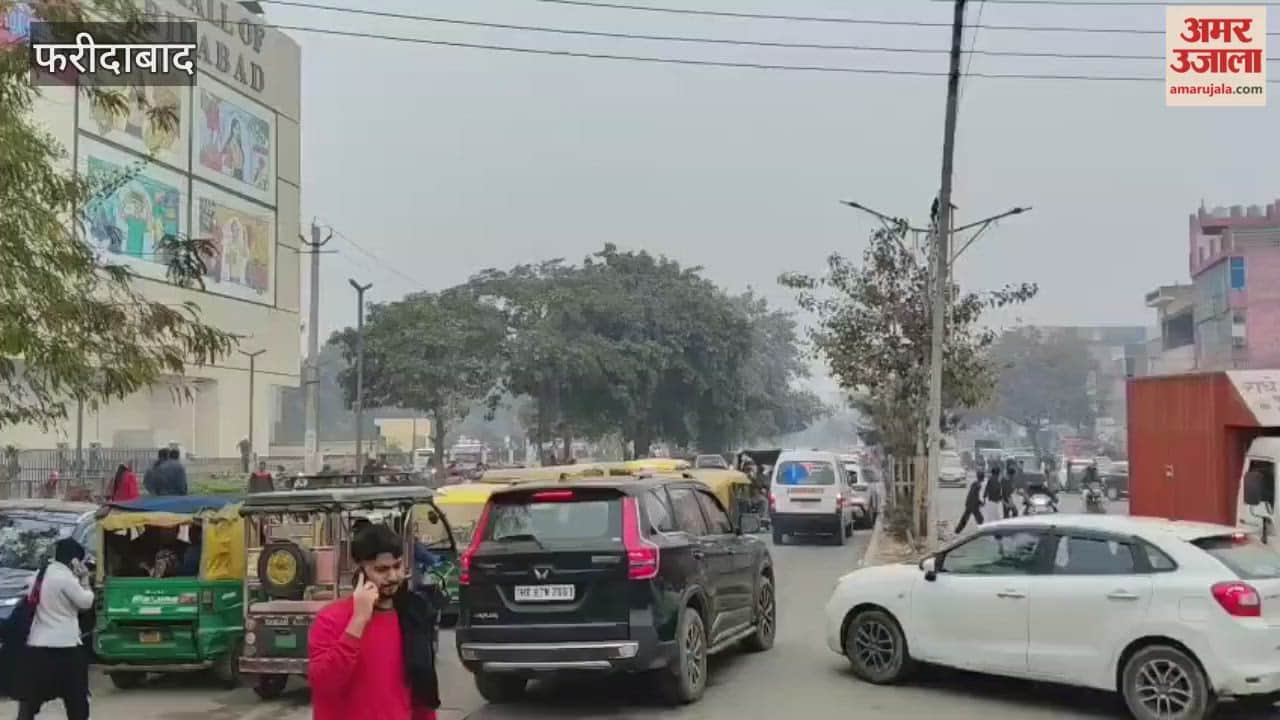 Faridabad: Heavy traffic congestion was observed from NIT 1 market to BK Chowk