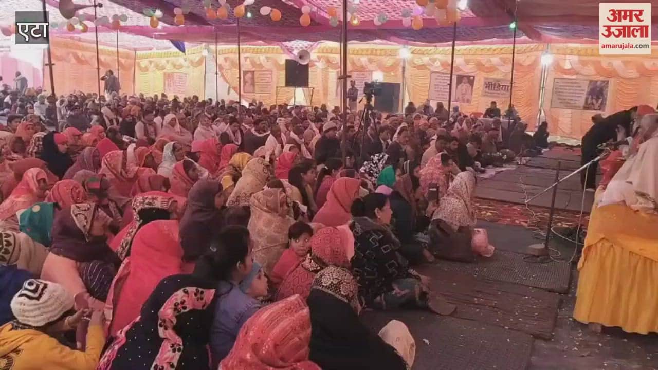 devotees were welcomed with shower of flowers at satsang ceremony