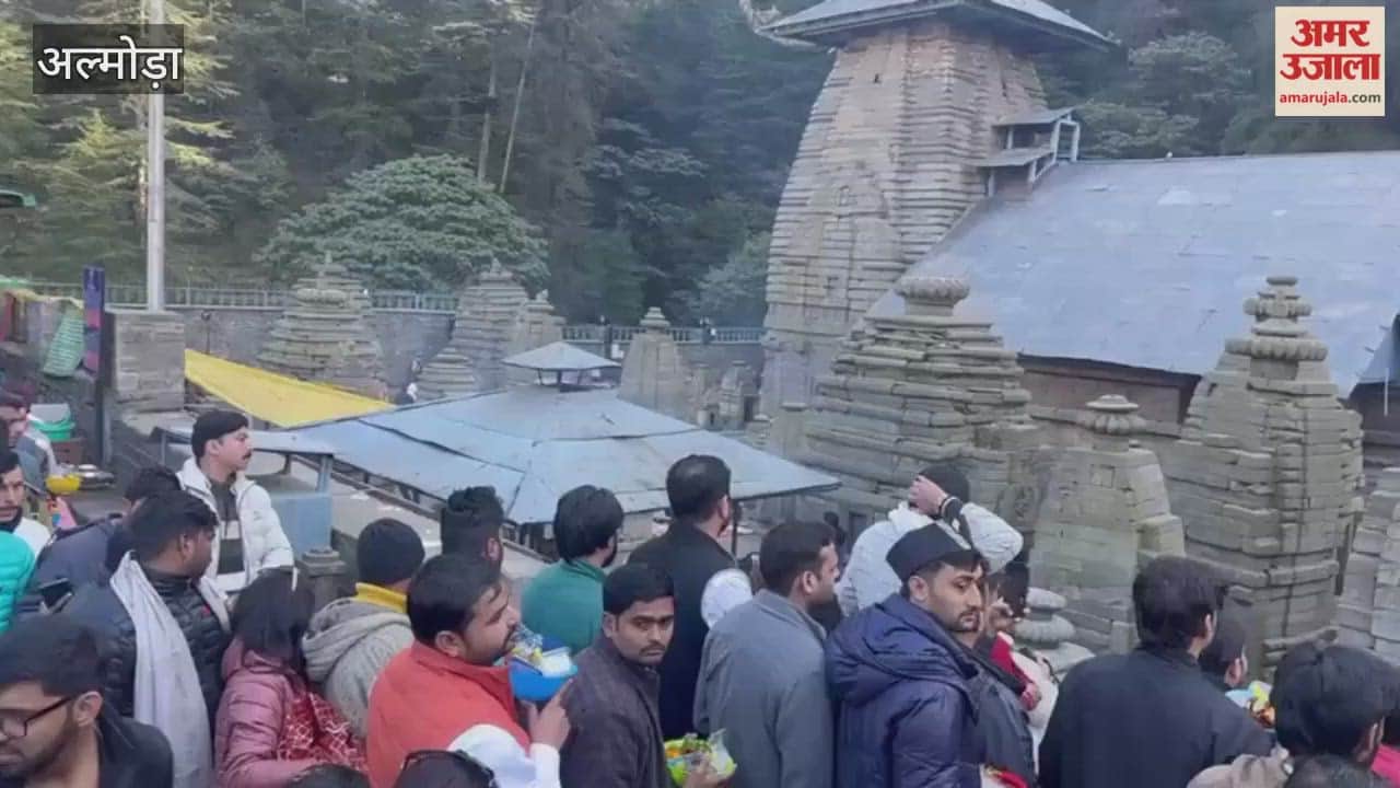 A large crowd of devotees gathered at the temple on the occasion of the New Year in almora