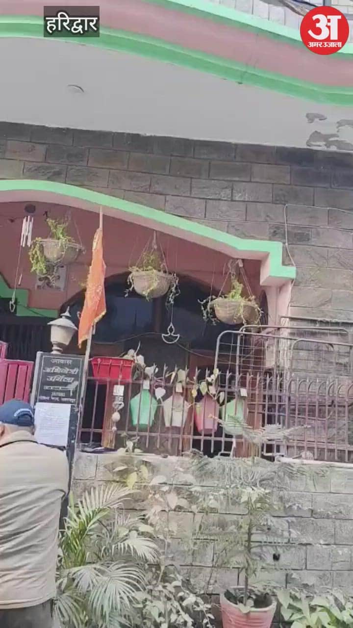 Actress Urmila Sanawar troubles increased police again posted notices at her house haridwar