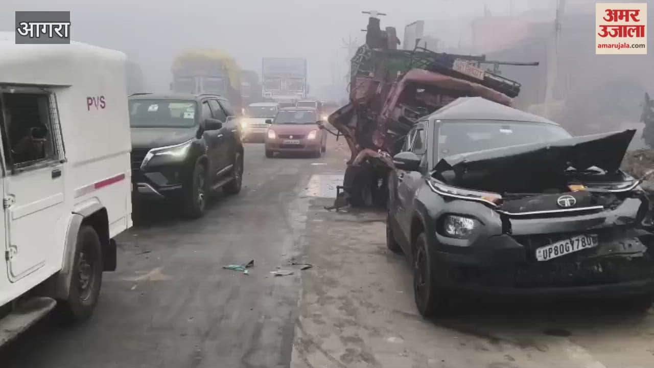 accident on agra-Gwalior highway due to fog