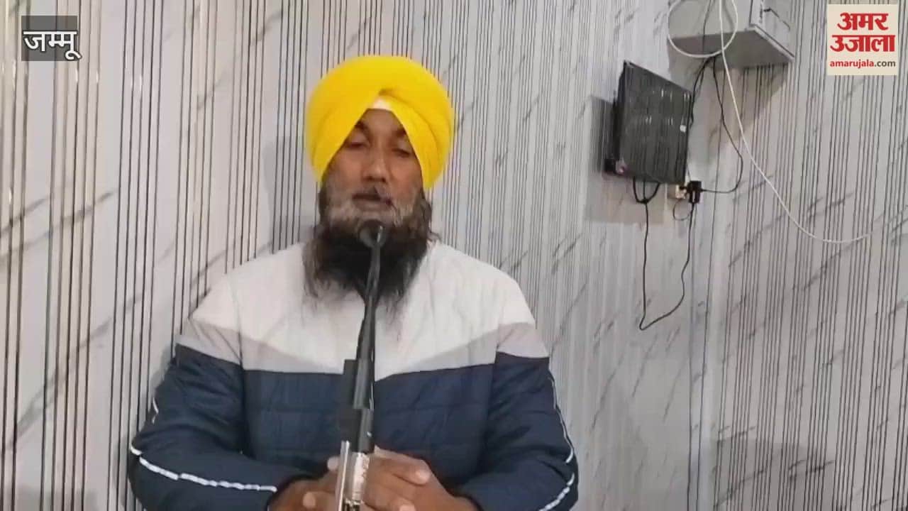 The Prakash Parv of Guru Gobind Singh Ji was celebrated with great pomp and show in Vijaypur.