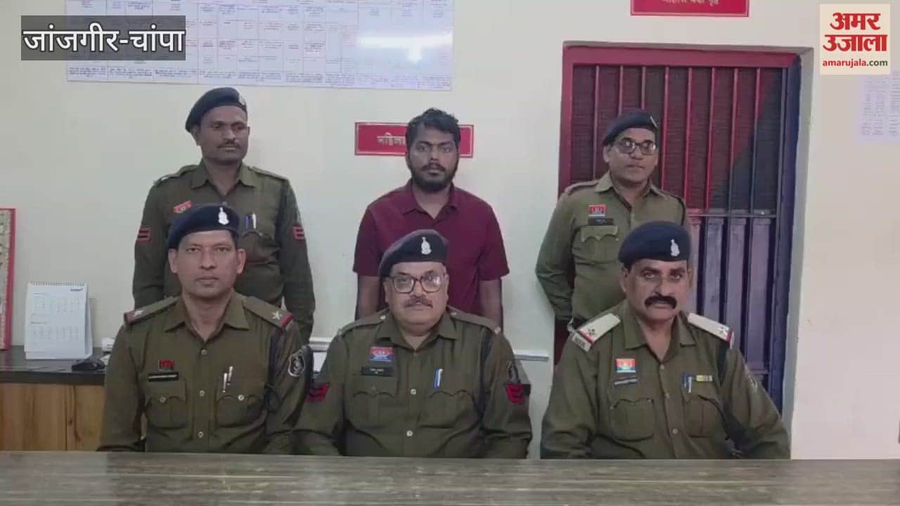 car ran over husband of councilor In Janjgir-Champa