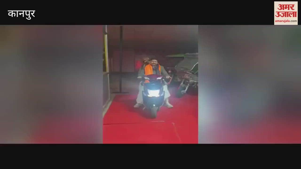 Pandit Shivakant Maharaj inaugurated former MLA Raghunandan Bhadauria's new establishment, Automobiles