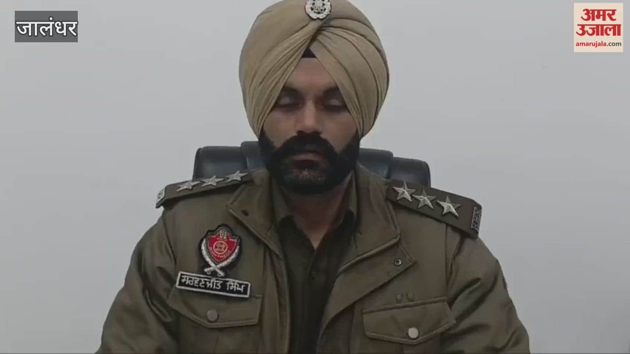 Three arrested in case of motorcycle robbery from Zomato delivery boy