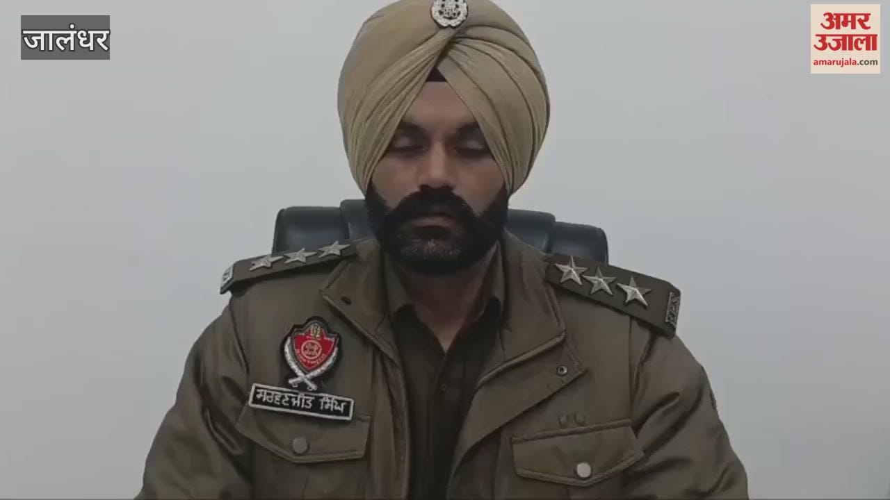 Three arrested in case of motorcycle robbery from Zomato delivery boy