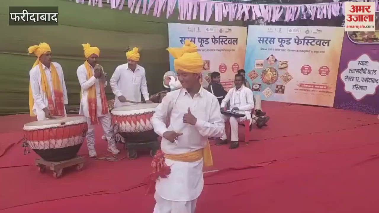 A huge crowd was seen at the Saras Mela in Faridabad on Sunday