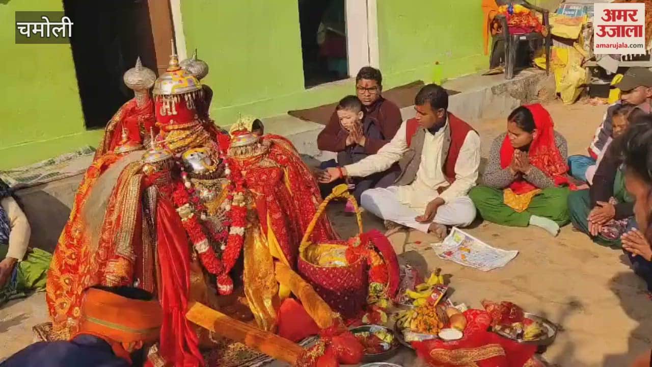 VIDEO: After 51 years, Mother Anusuya Devi, the giver of sons, embarked on a procession in Karnaprayag; devotees gave her a grand welcome.
