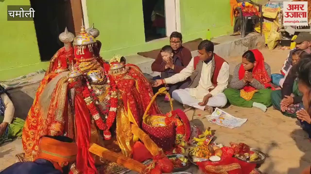 VIDEO: After 51 years, Mother Anusuya Devi, the giver of sons, embarked on a procession in Karnaprayag; devotees gave her a grand welcome.
