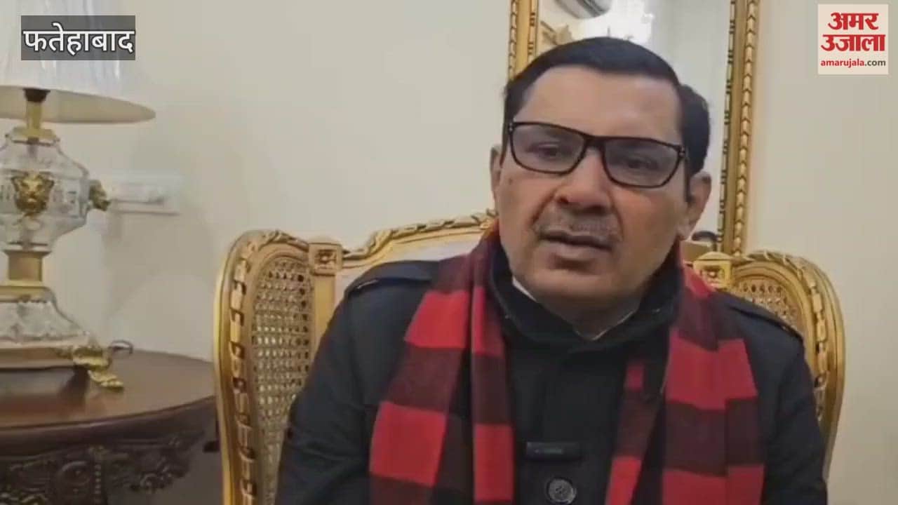 In Tohana, Fatehabad, former minister Devendra Babli raised questions about the performance of his own party's MLA